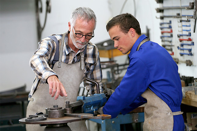 Auszubildende im Betrieb: Ein großer Leitfaden für Arbeitgeber